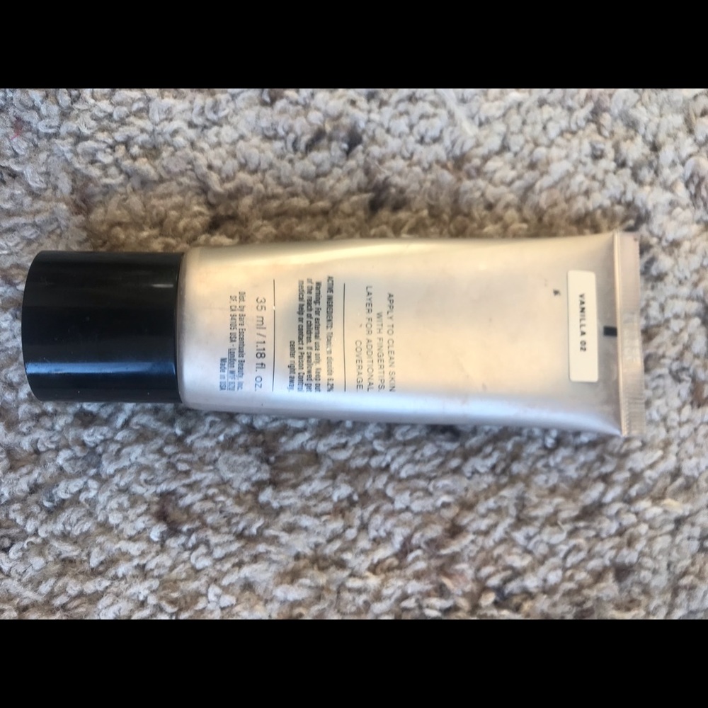 Makeup various brands and products - Picture 3 of 8